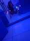 A gambe aperte