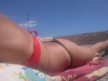 Sul tetto in intimo