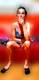 a gambe aperte